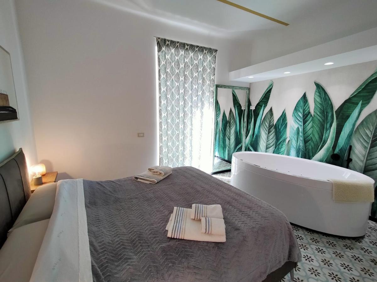 Sonnino Suite Jacuzzi Apartment باري المظهر الخارجي الصورة